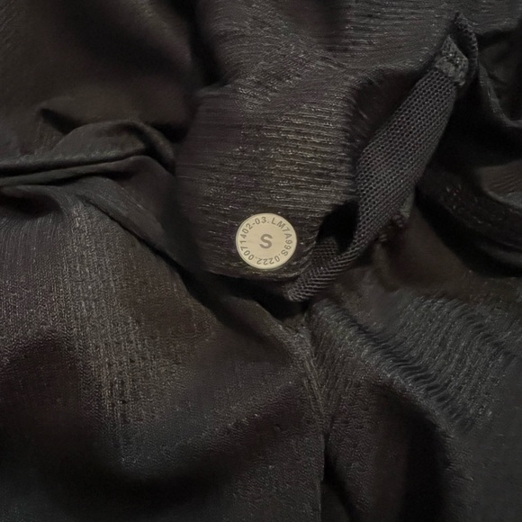 Lululemon Surge lined shorts size small - Picture 3 of 3